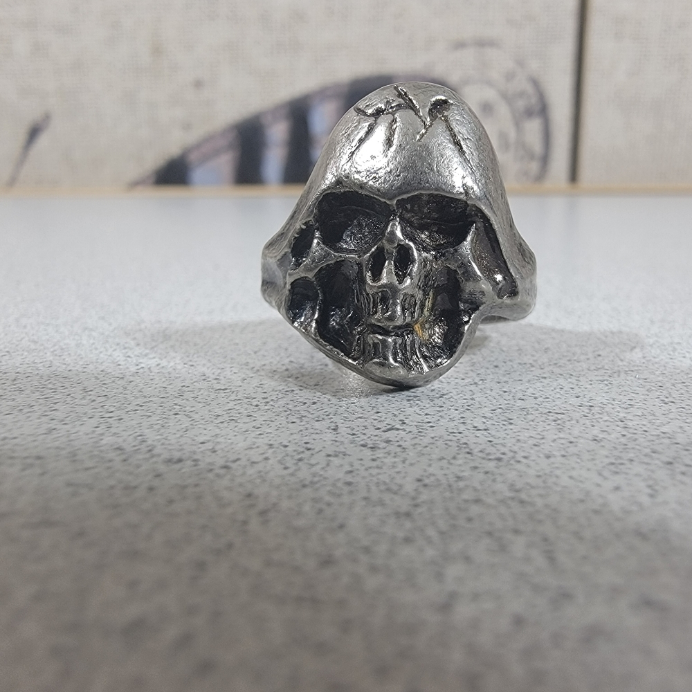 Skull ring
